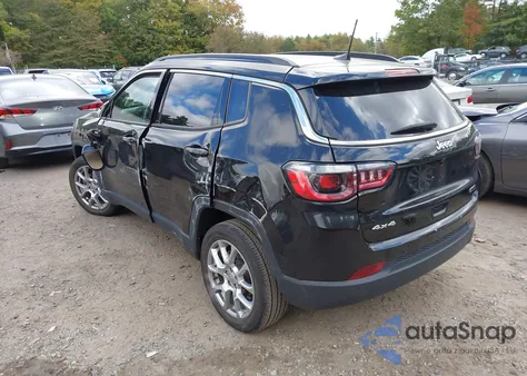 2022 Jeep Compass Latitude Lux 4X4 from USA, damaged, VIN 3C4NJDFB0NT180836